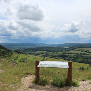 Baulme-la-Roche's cliffs and the Suzon